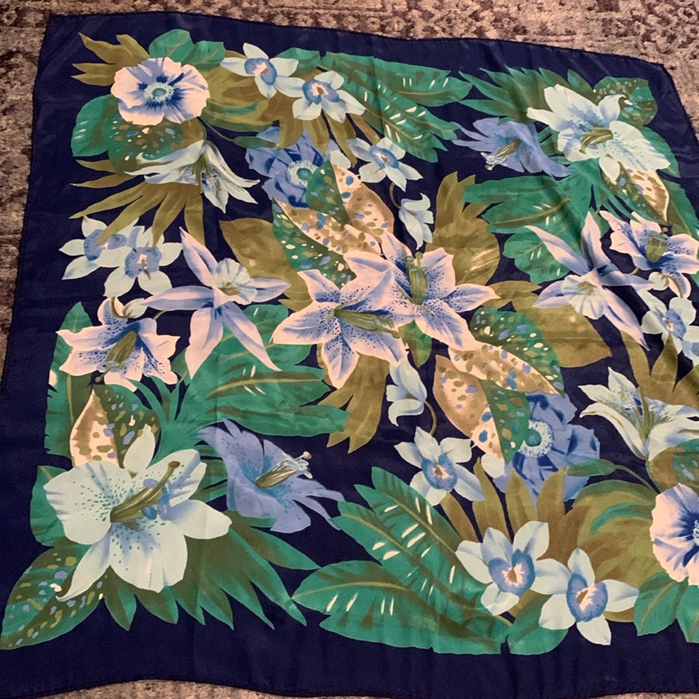 Vintage bold tropical lilies flowers and green palm leaves scarf 30 x 31”